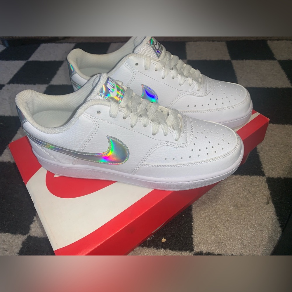 NIKE Court Vision Low Holographic